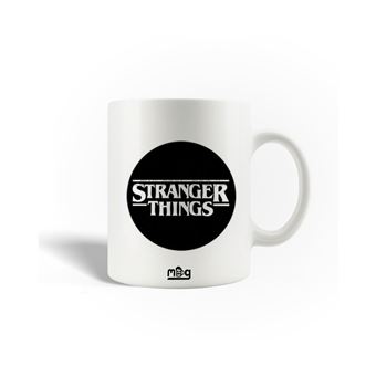 Caneca Maniacase Stranger Things logo fundo preto - 1