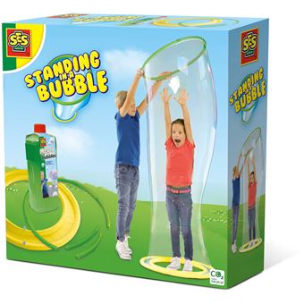 Bolha de sabão SES Creative Standing in a mega bubble - 1