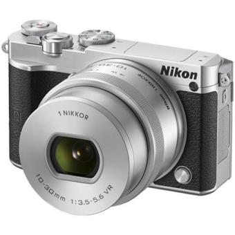 Nikon J5 + NIKKOR 10-30mm f/3.5-5.6 VR (Prateado)