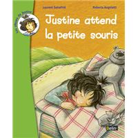 Justine attend la petite souris