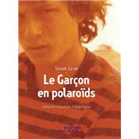 Le Garçon en polaroïds