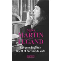 Les gens heureux lisent et boivent du café