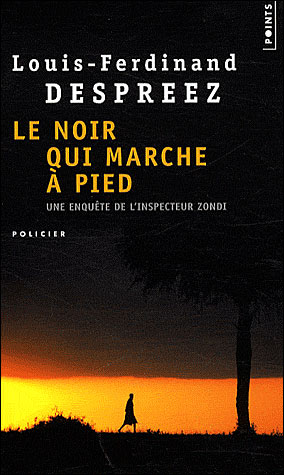 Le noir qui marche à pied