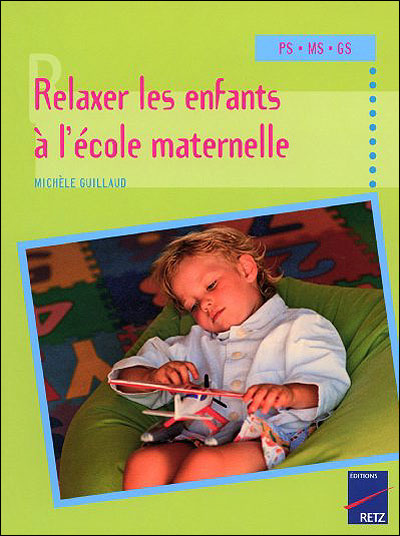 Relaxer les enfants à l'école maternelle