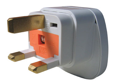 Adaptateur pour prises internationales vers prises britanniques